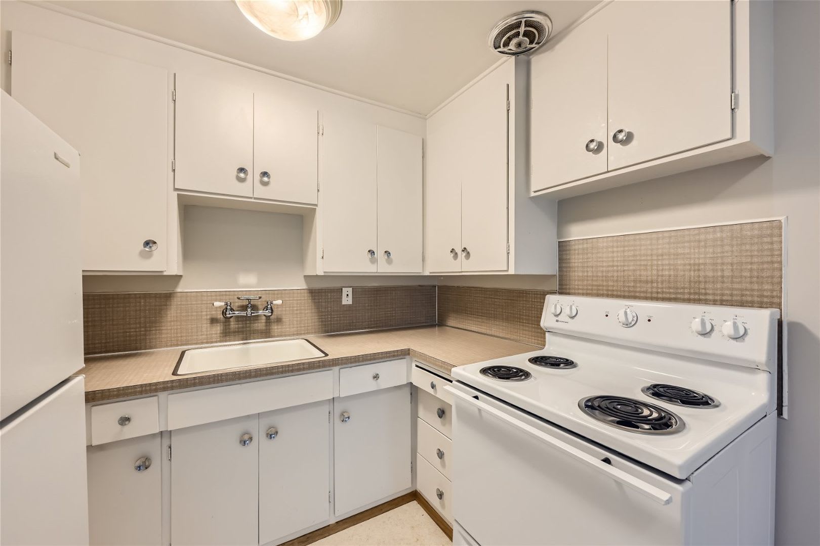 Charming 1bed/1bath Apartment Near Green Lake! – photo 1
