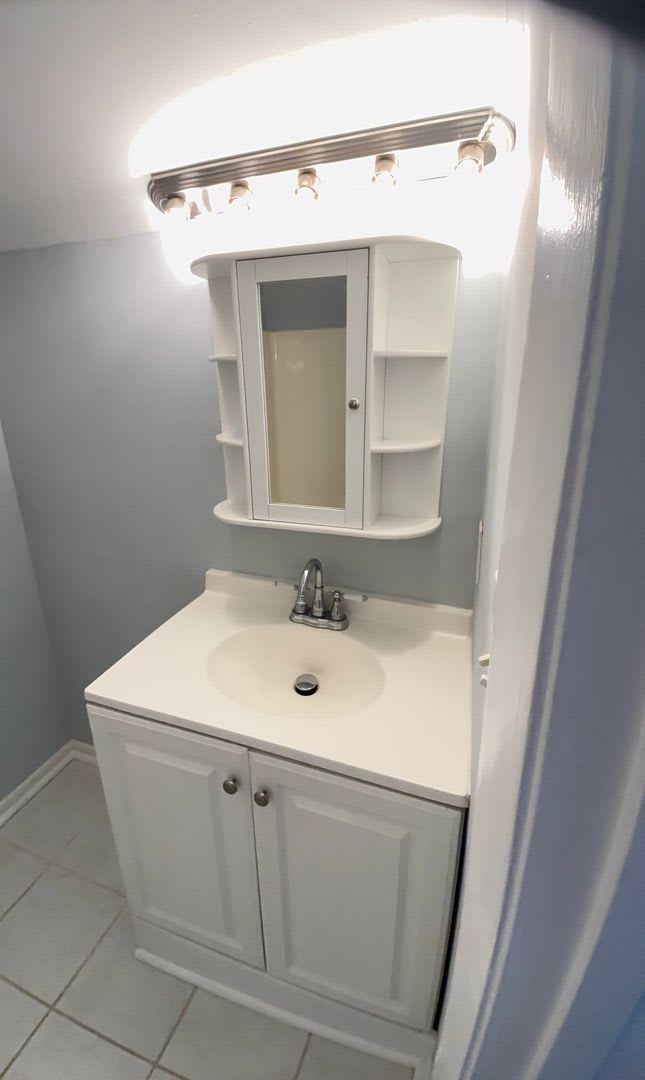 Very cute 2 bedroom/2 bath unfurnished condo – photo 2