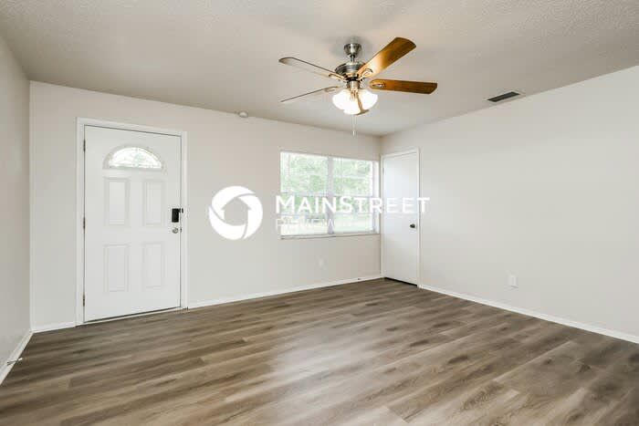 3810 High Street Northeast – photo 4