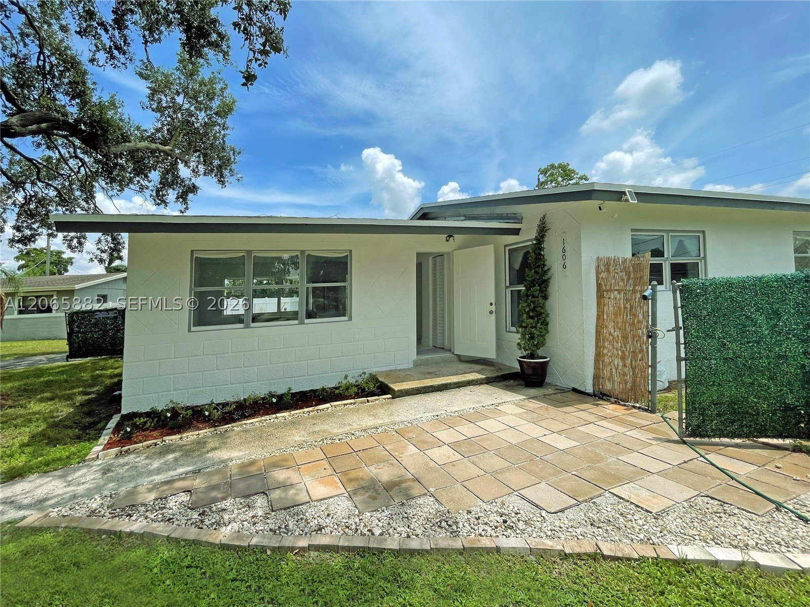 1606 Nw 12Th Ave – photo 3