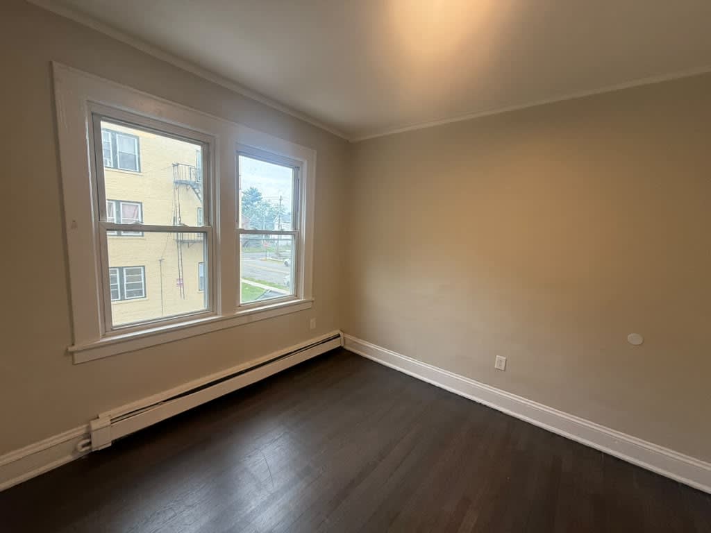 20 Claire Ave – photo 2