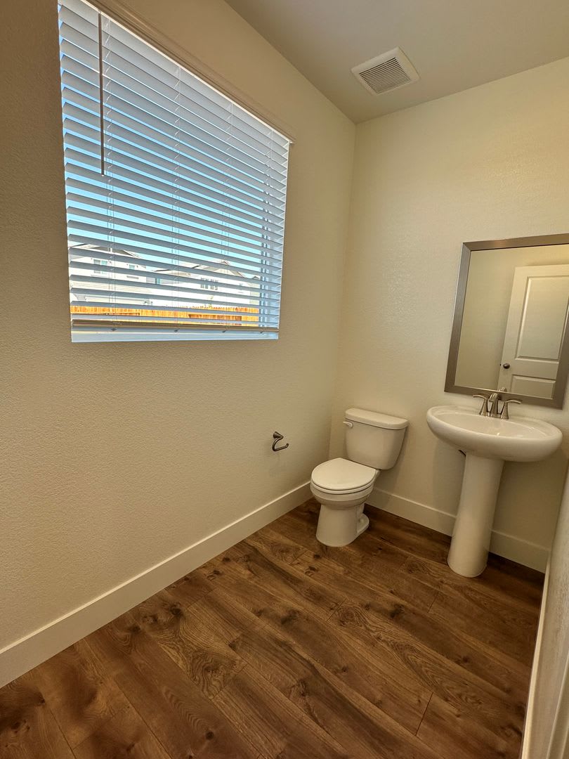 BRAND NEW 4 Bed 2.5 Bath w/ Solar!! – photo 4