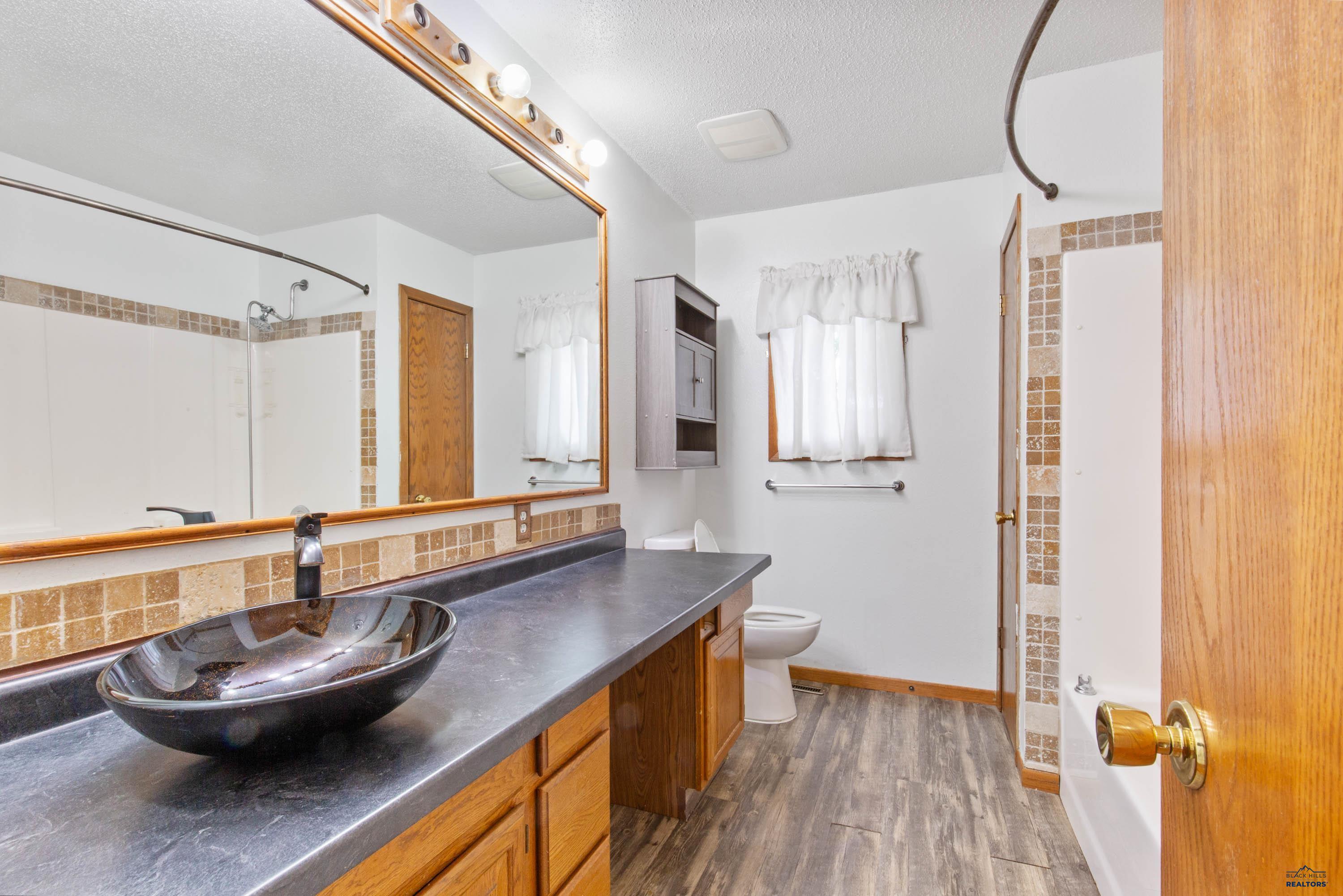 4158 Wisconsin Avenue – photo 2