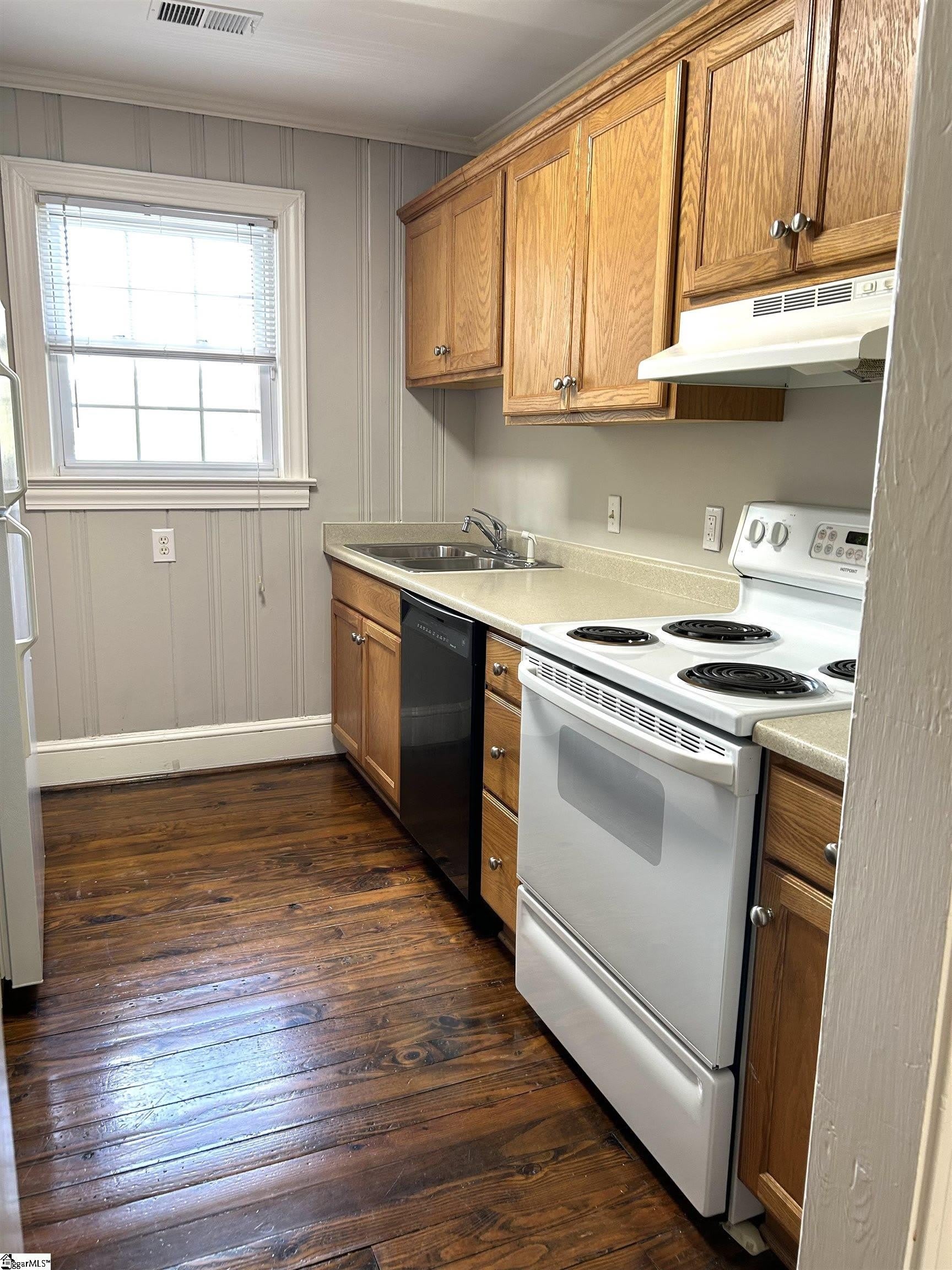 5 Whitsett Street – photo 3