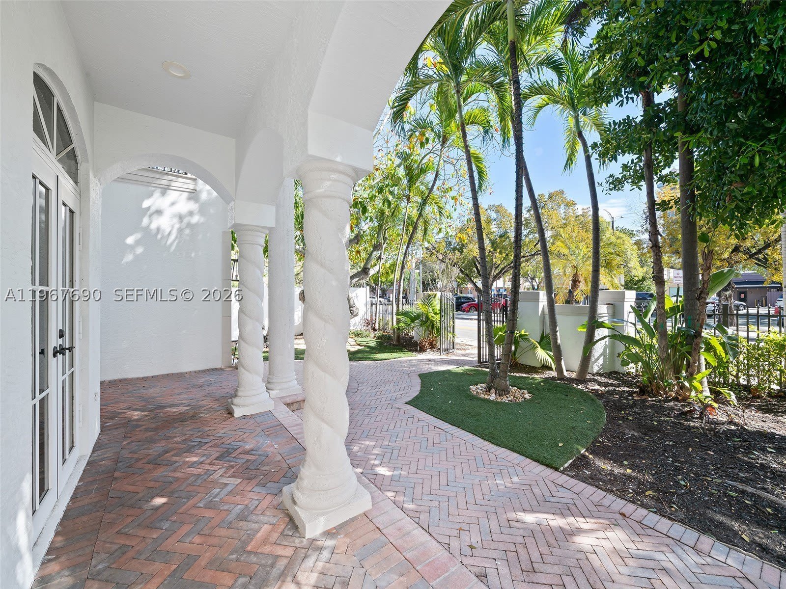 827 SE 2nd Ct – photo 3