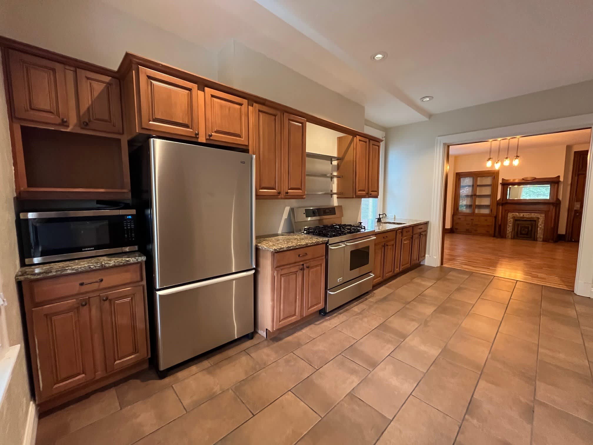 347 Stratford Avenue 1 – photo 1