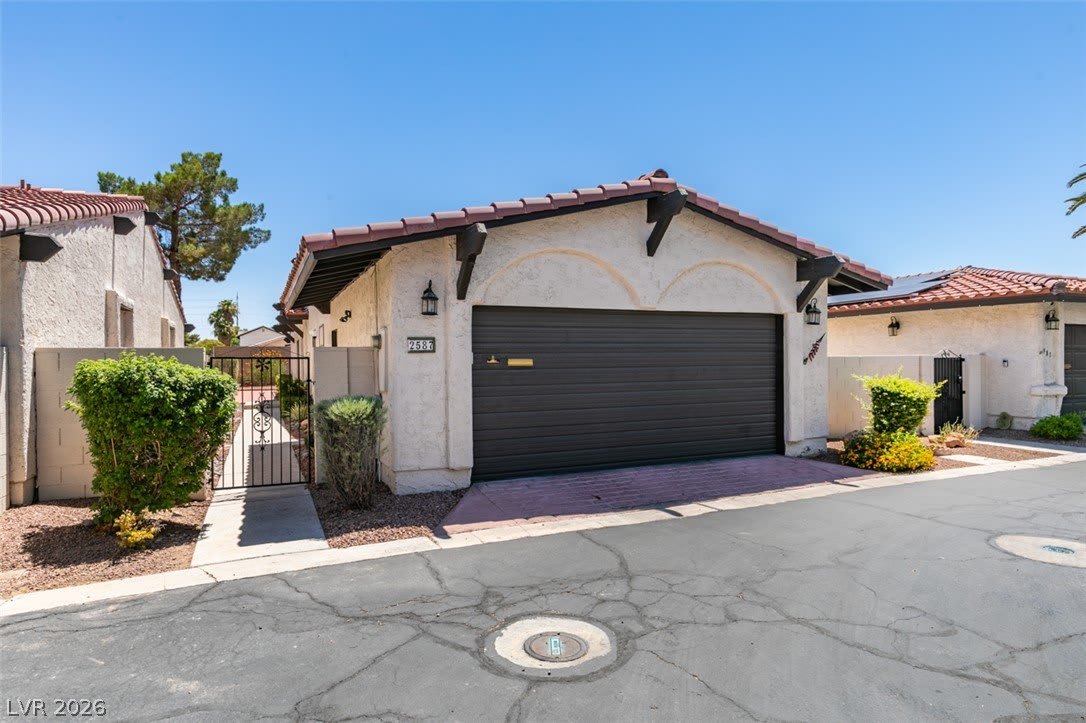 2587 Swan Lane – photo 2