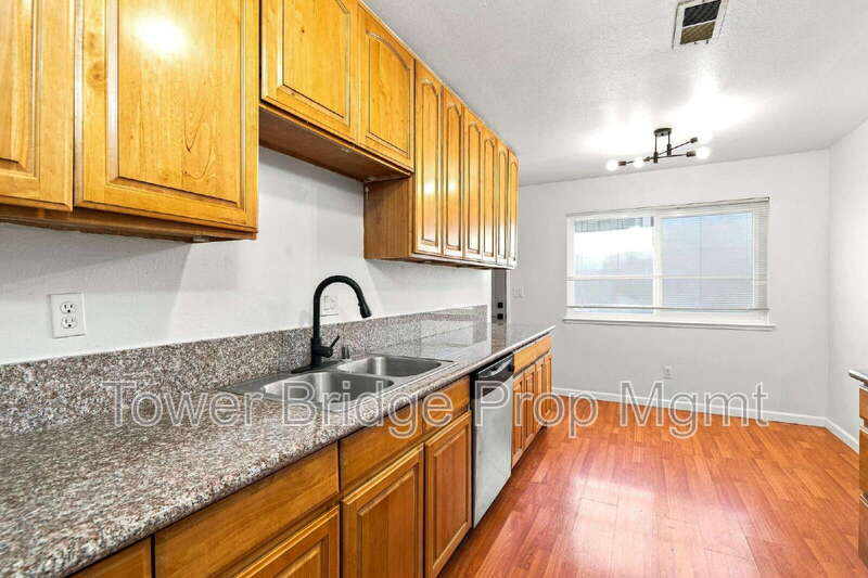 3414 6Th Avenue – photo 5