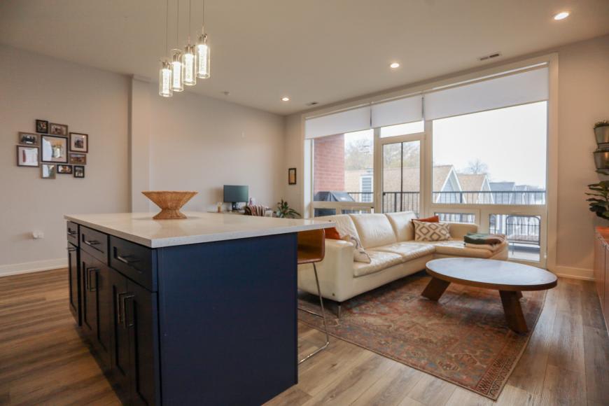 2402 West Carmen Ave. – photo 3