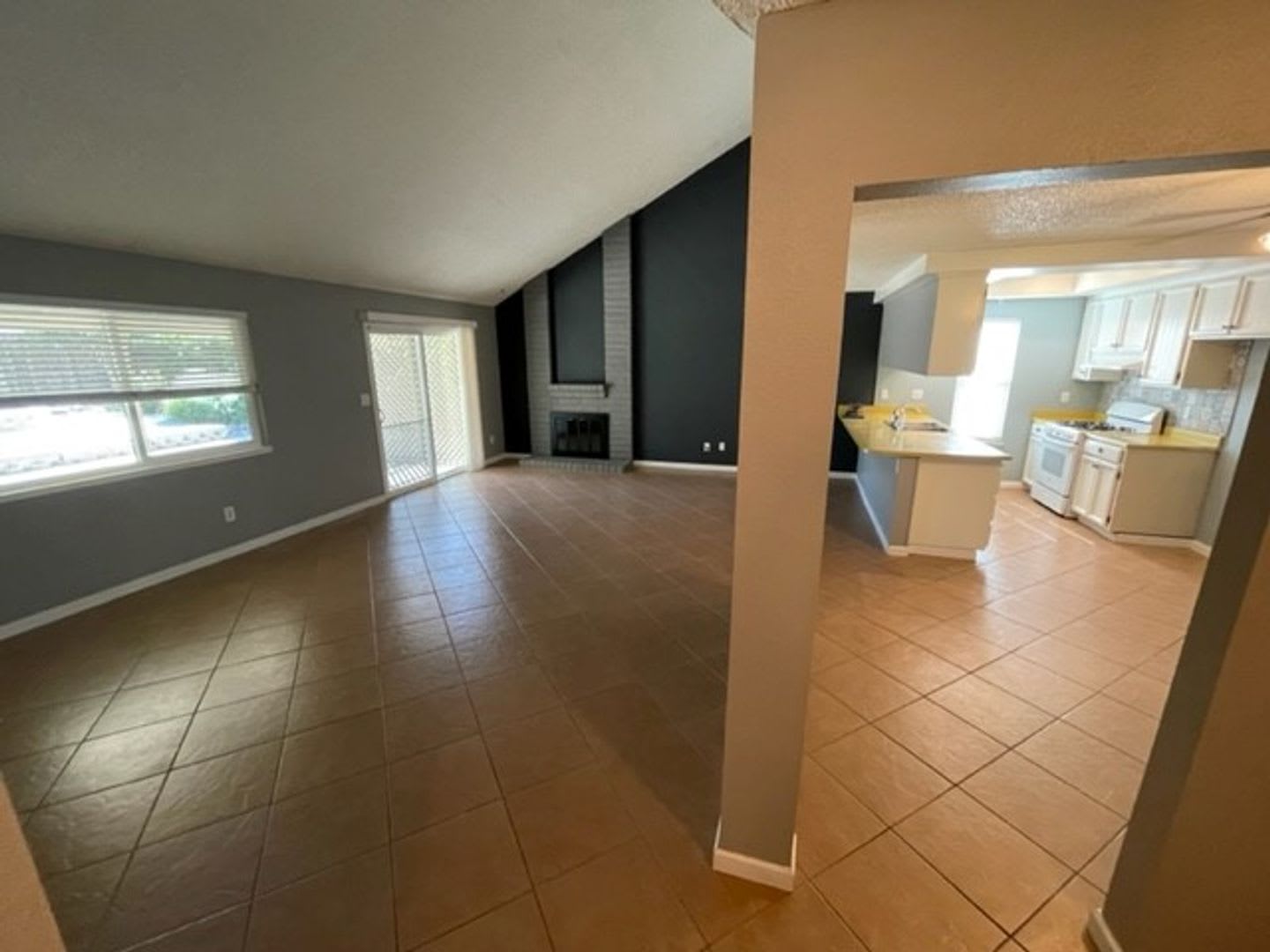 Roseville 3 bedroom – photo 3
