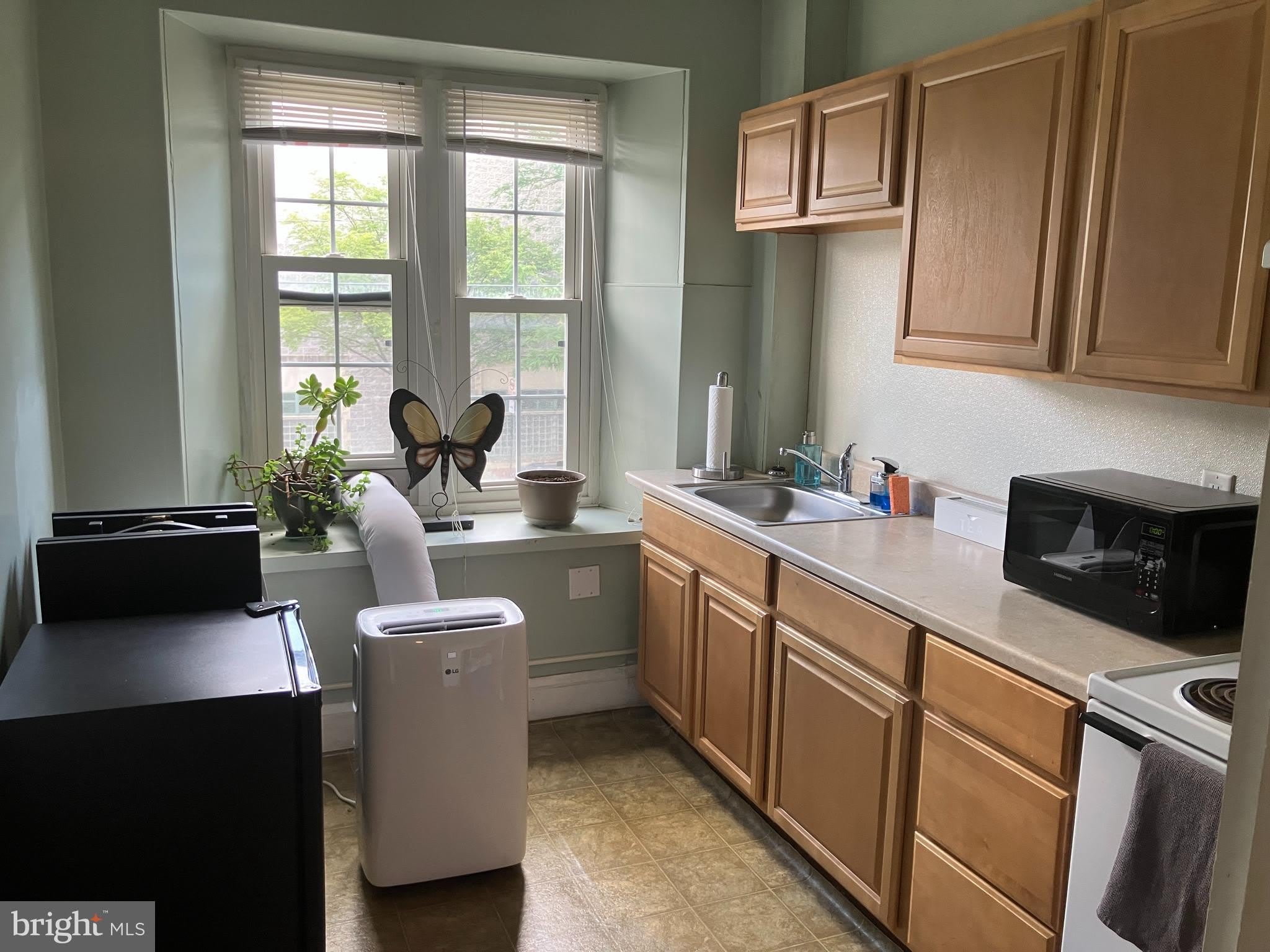 203 W CHESTNUT Street – photo 4