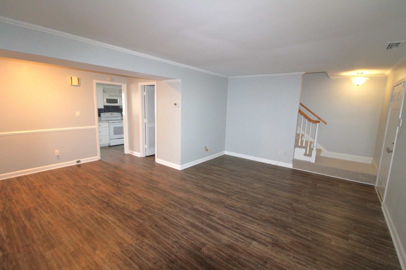 3 Bedroom Townhome by the Light Rail! – photo 4