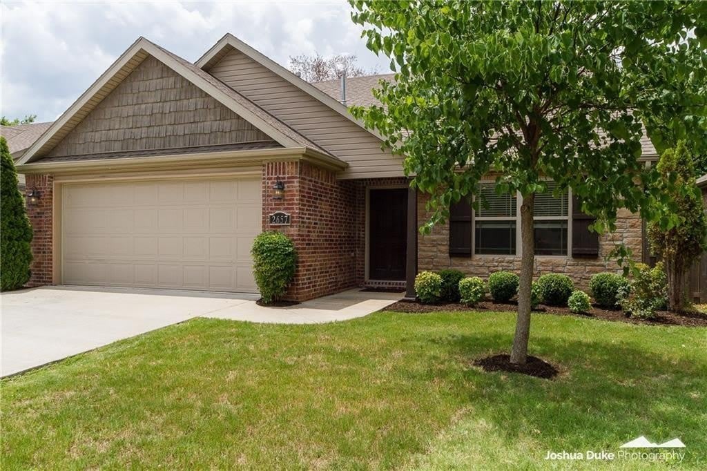 2657 N Valencia Avenue – photo 2