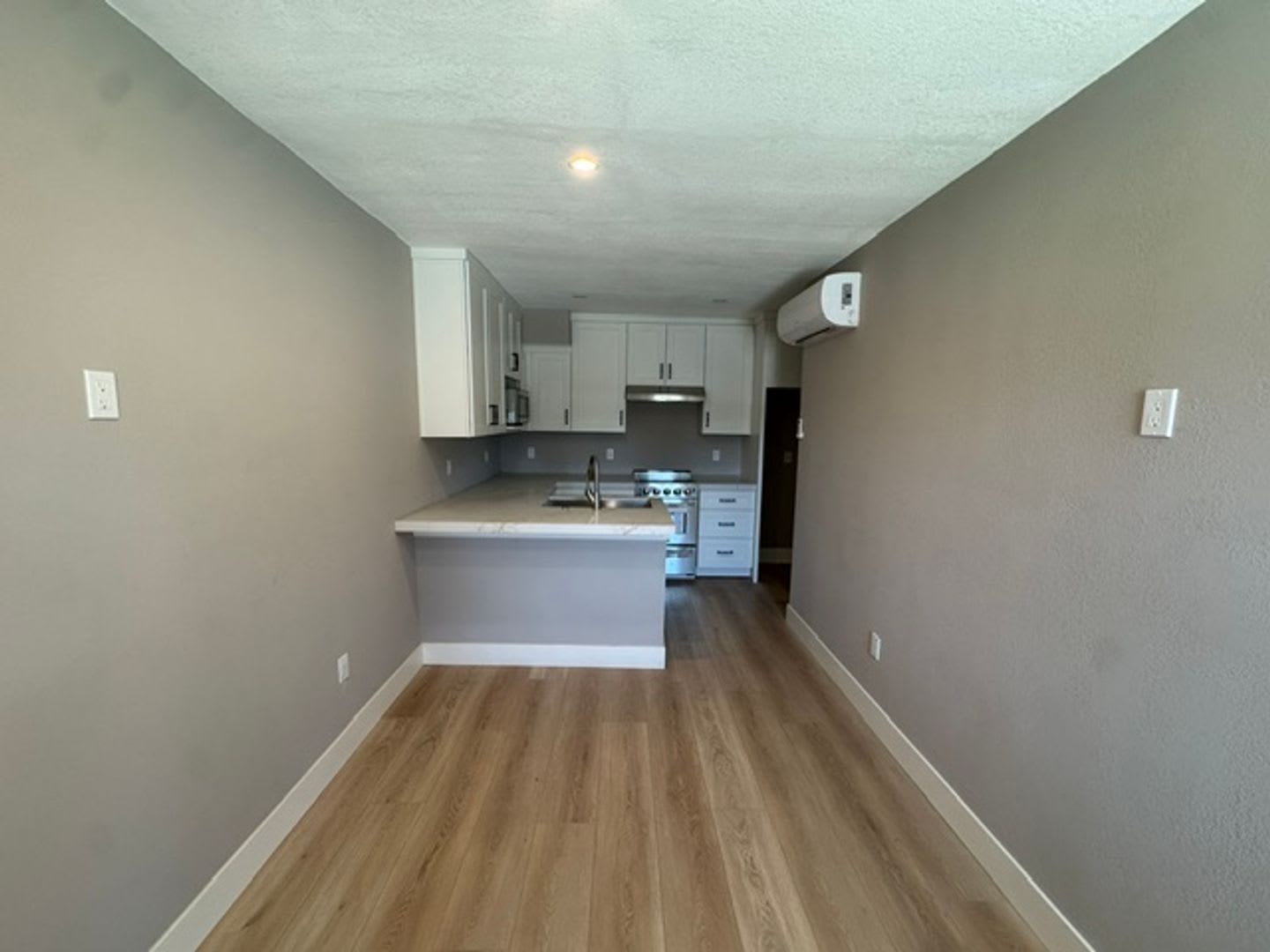Charming 2 bedroom home for rent in Homeland – photo 2