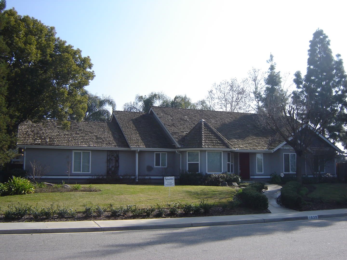 South West Home with Pool. – photo 1