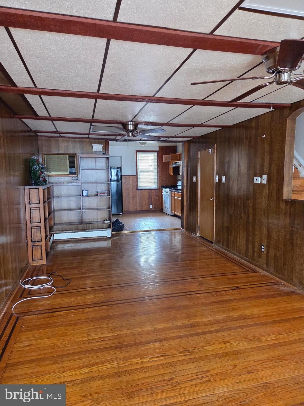 4013 CRESTON ST – photo 3