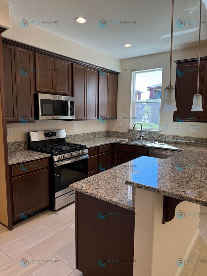 1011 Middle Gate Road – photo 3
