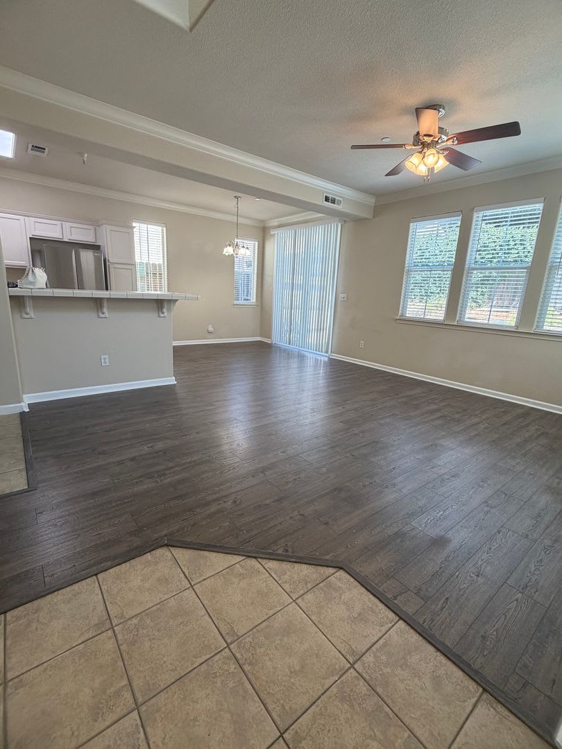 3bd/2.5ba townhome in Shasta View Gardens – photo 2