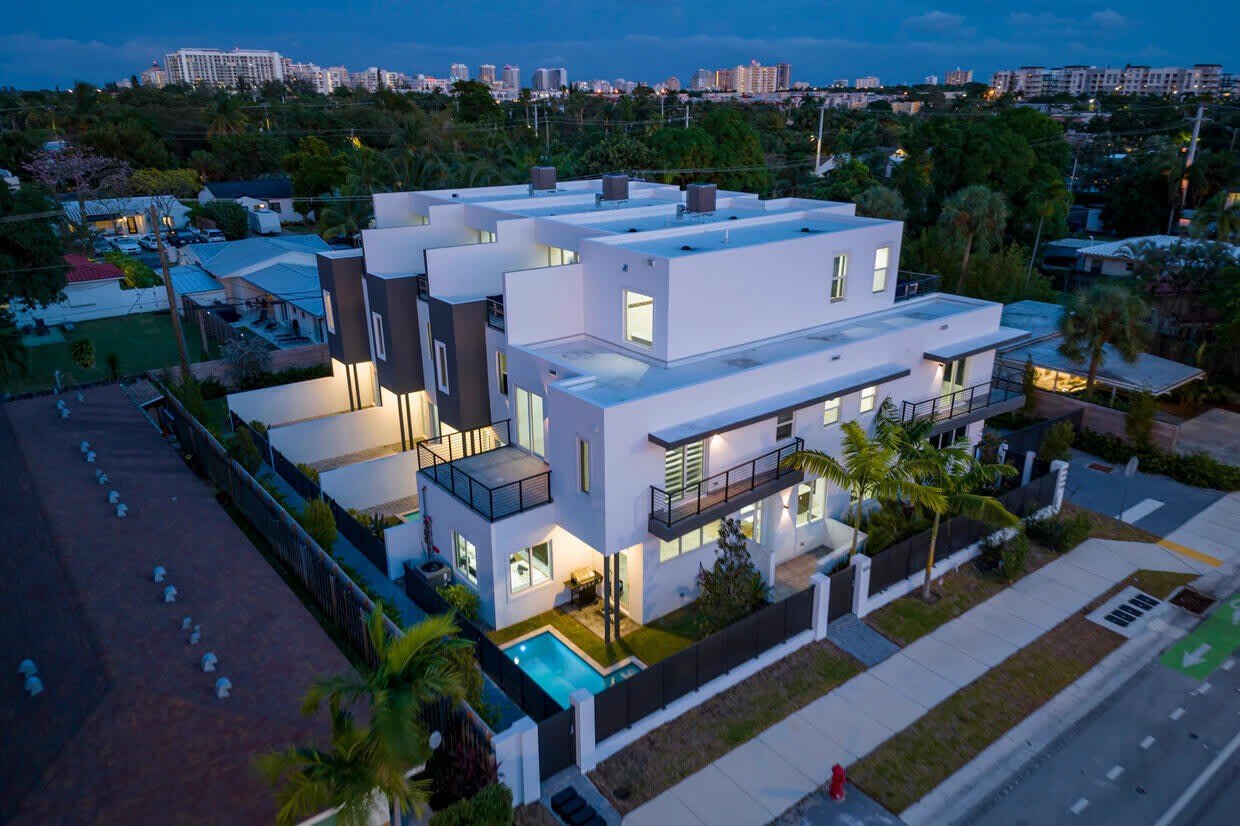 1222 NE 15th Avenue – photo 2