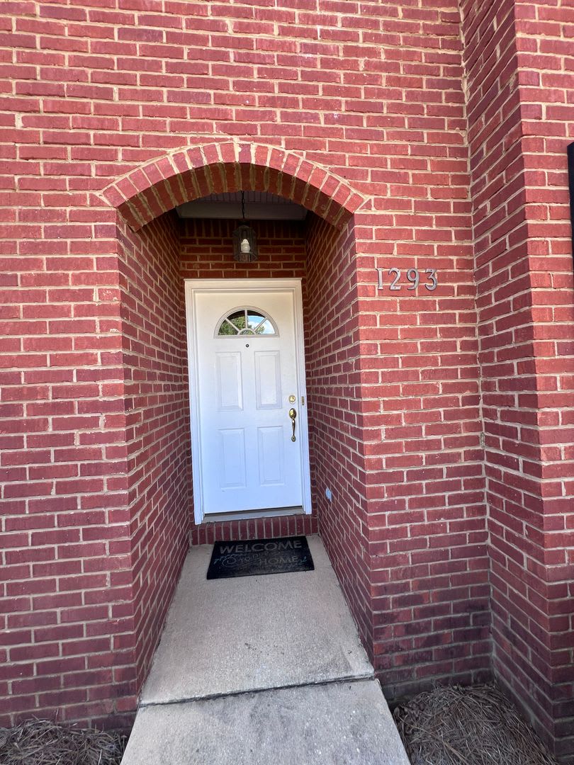 N. Dean Townhome – photo 2