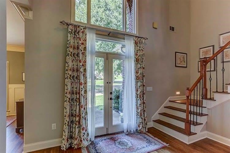 2520 Fox Hill Dr – photo 2
