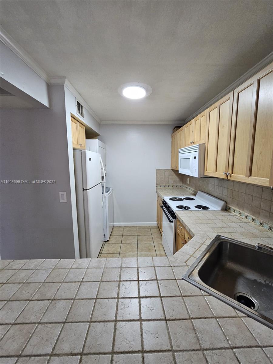 10002 Winding Lake Road – photo 3