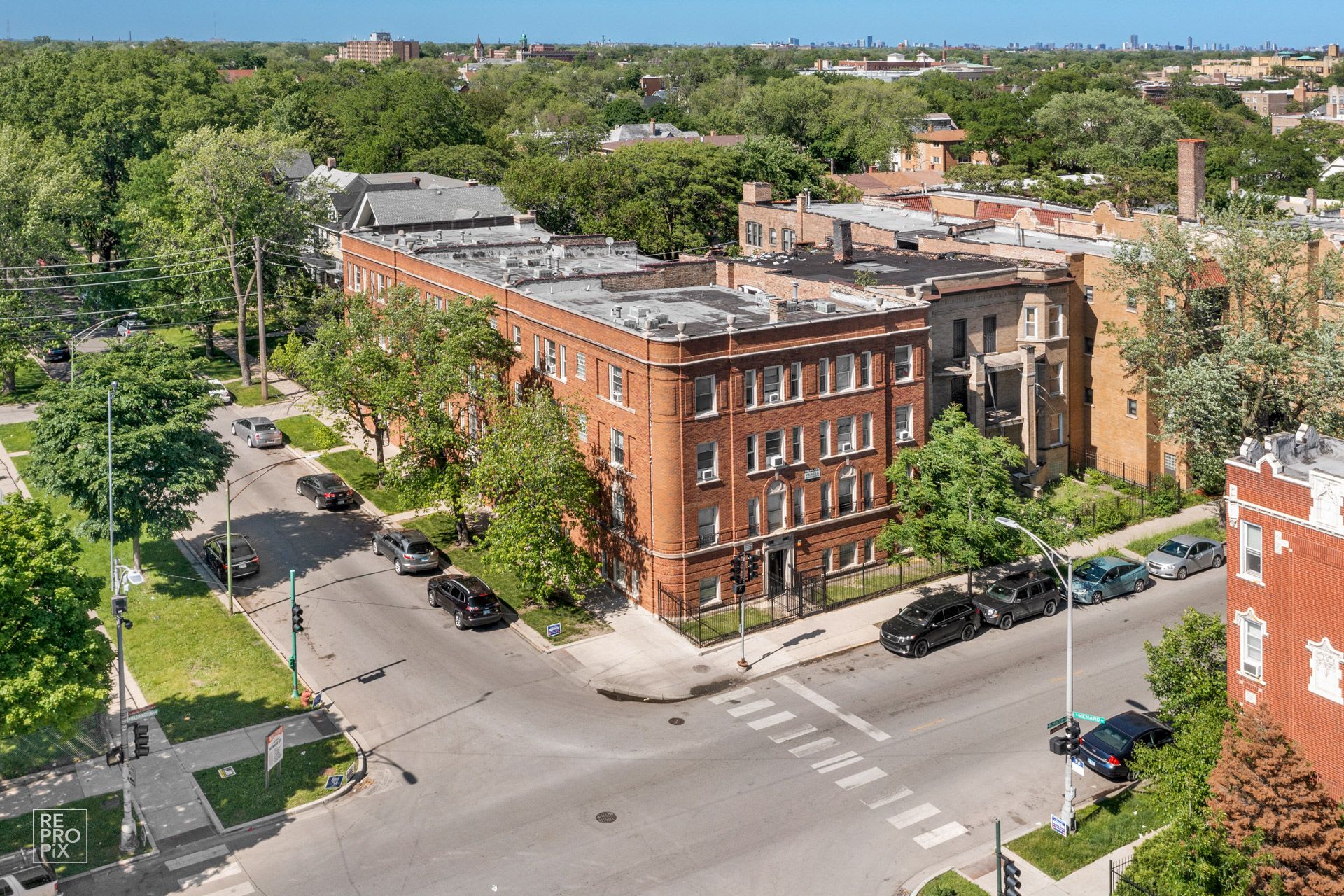 5732 W Washington – photo 2