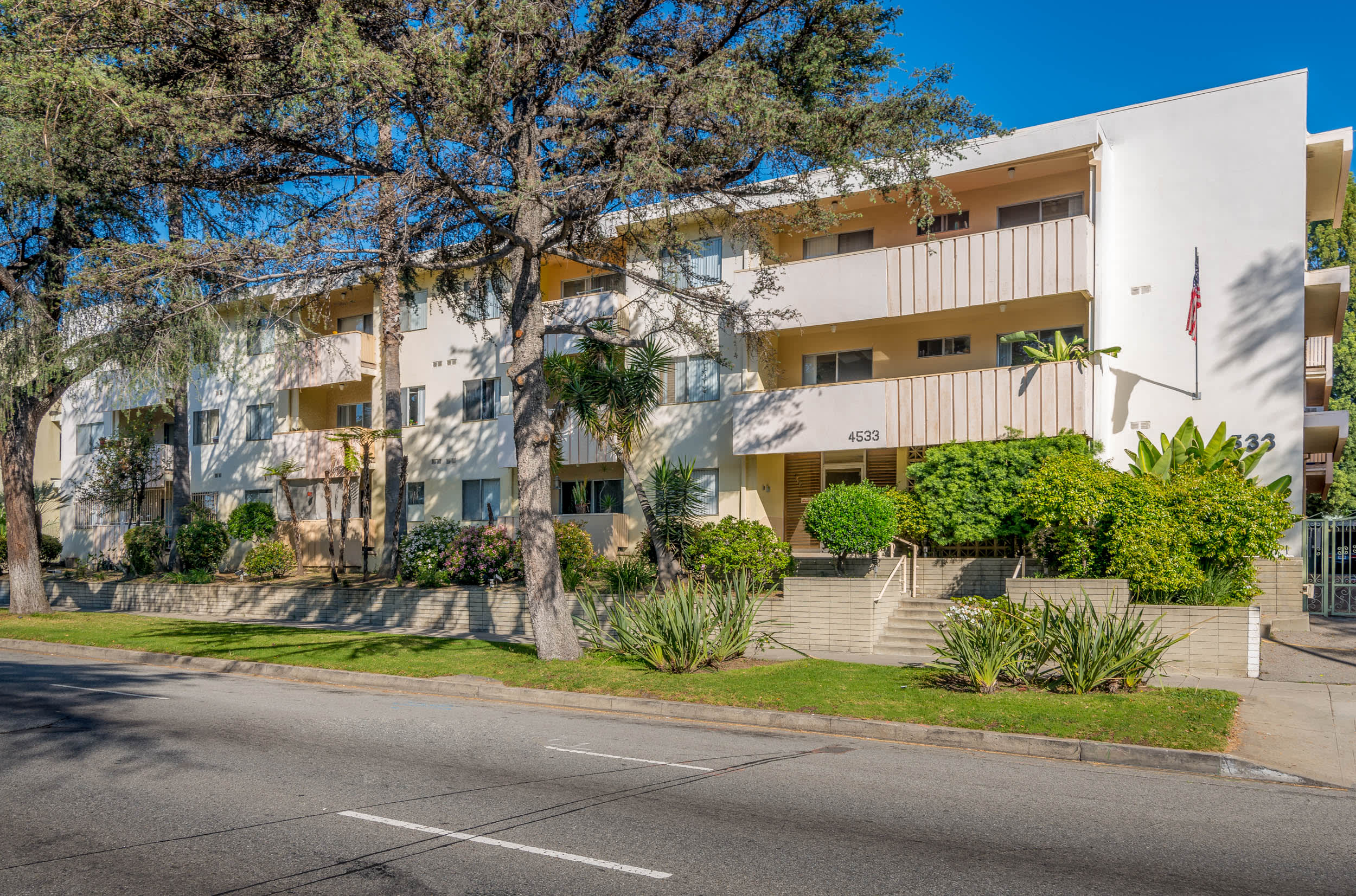 4505-4545 Los Feliz Boulevard – photo 1