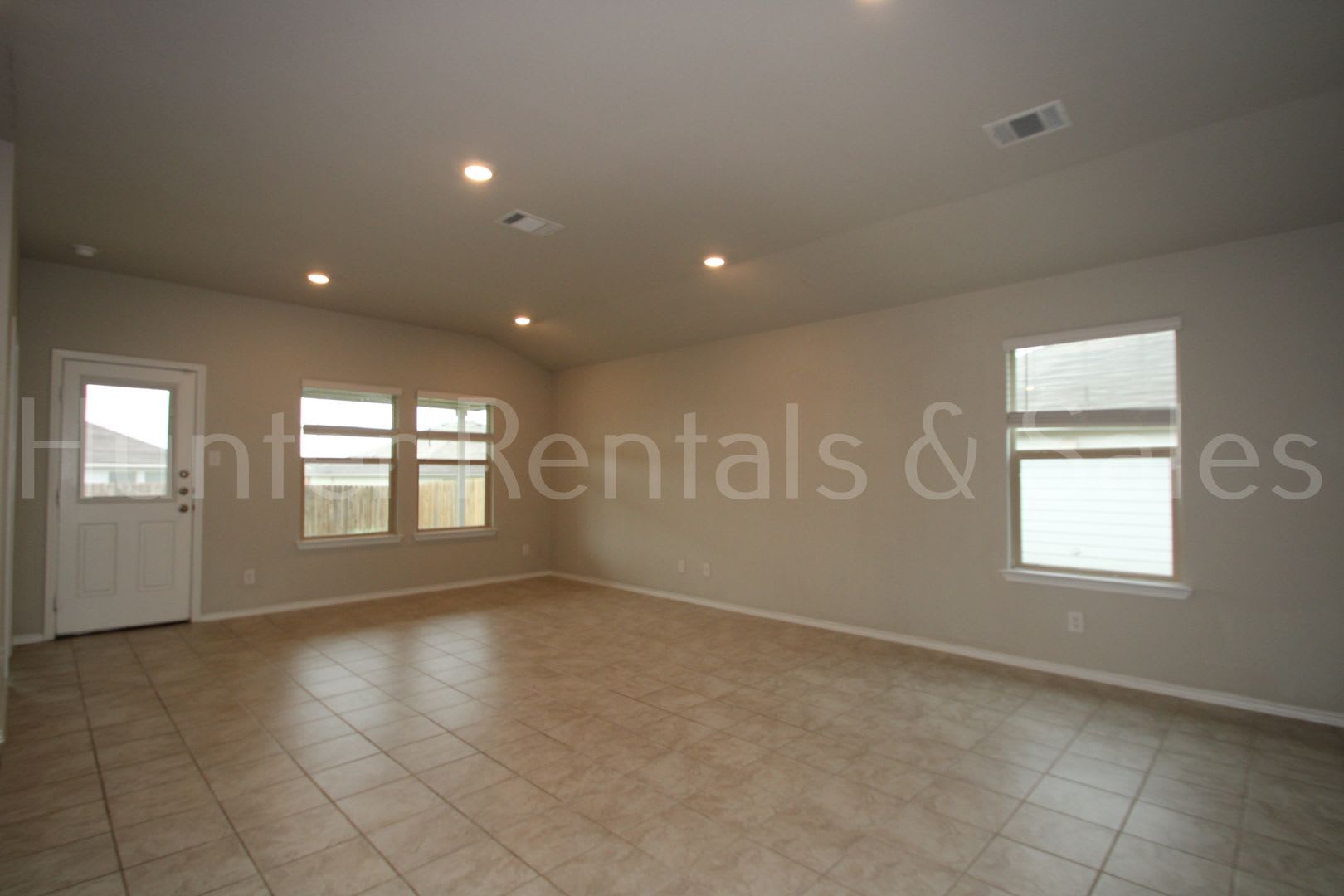 Modern Style Three Bedroom Home – photo 3