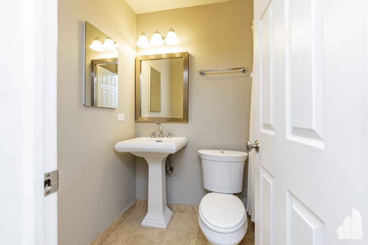 2036 N Larrabee St – photo 4