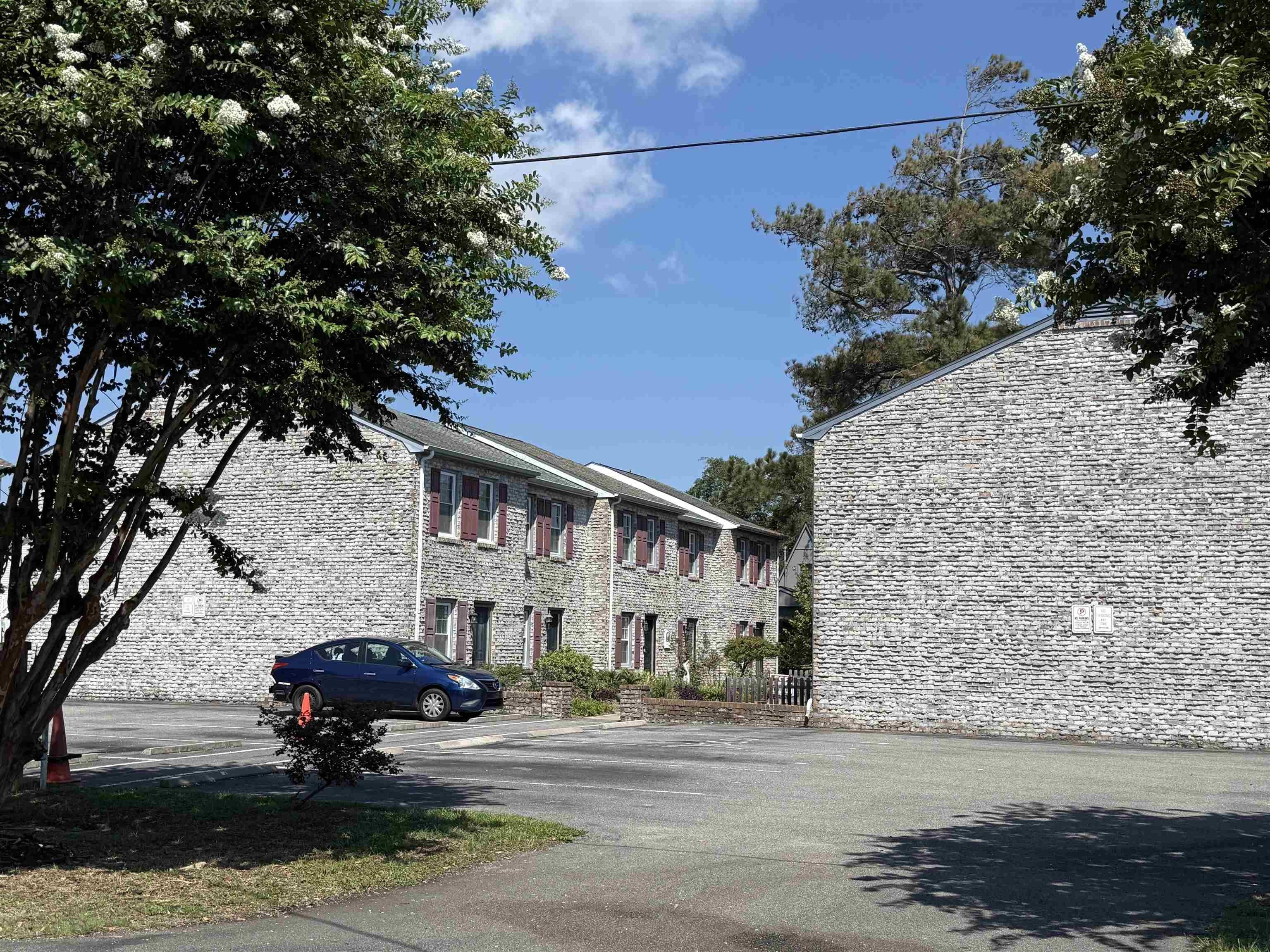 1506 Havens Dr. – photo 3