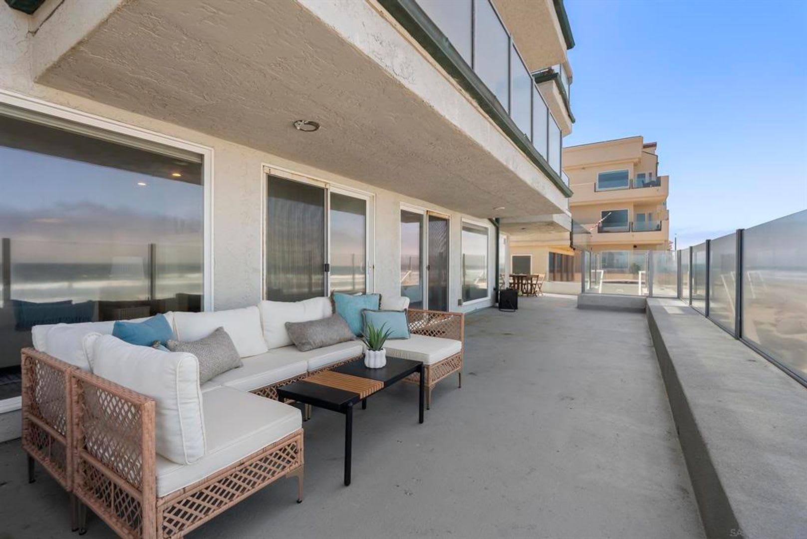 Beach Front Condo – photo 3