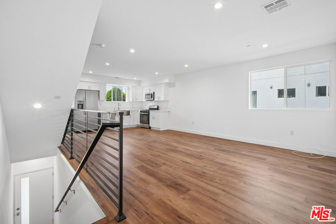 6334 1 2 Beck Avenue – photo 5