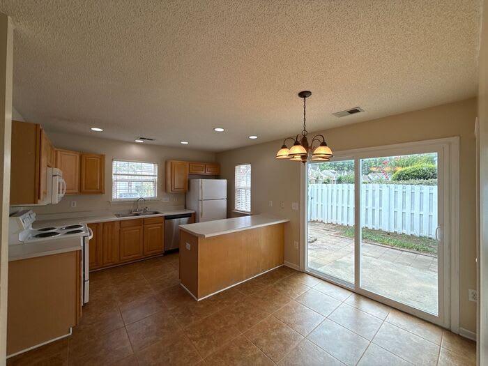 15318 Brynfield Drive – photo 4