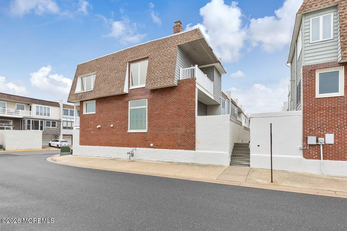 31 Village Road – photo 2