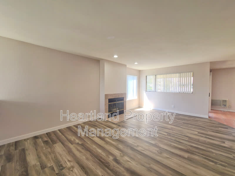 4166 Monroe Avenue – photo 3