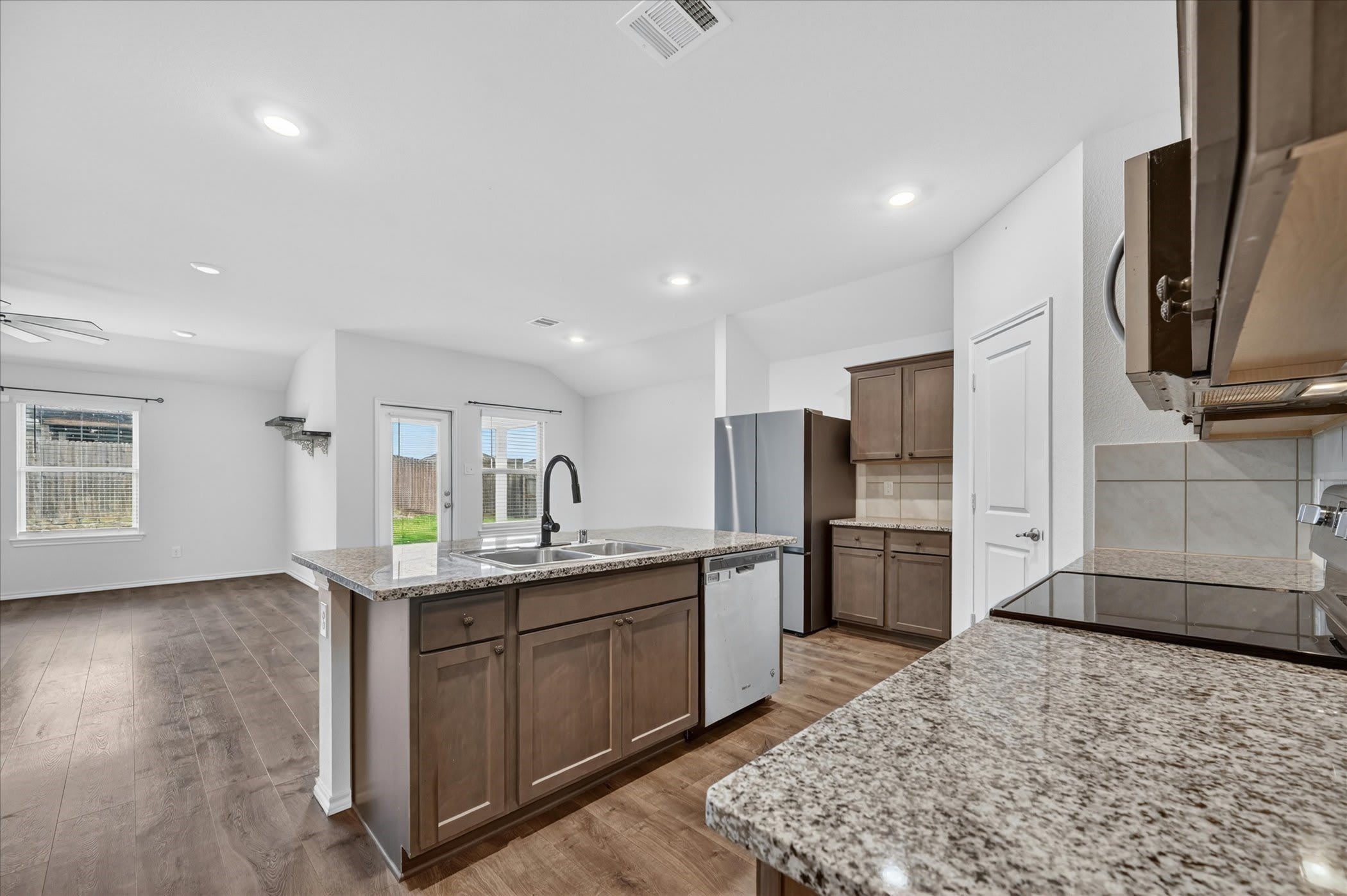 800 Windmill Street – photo 5