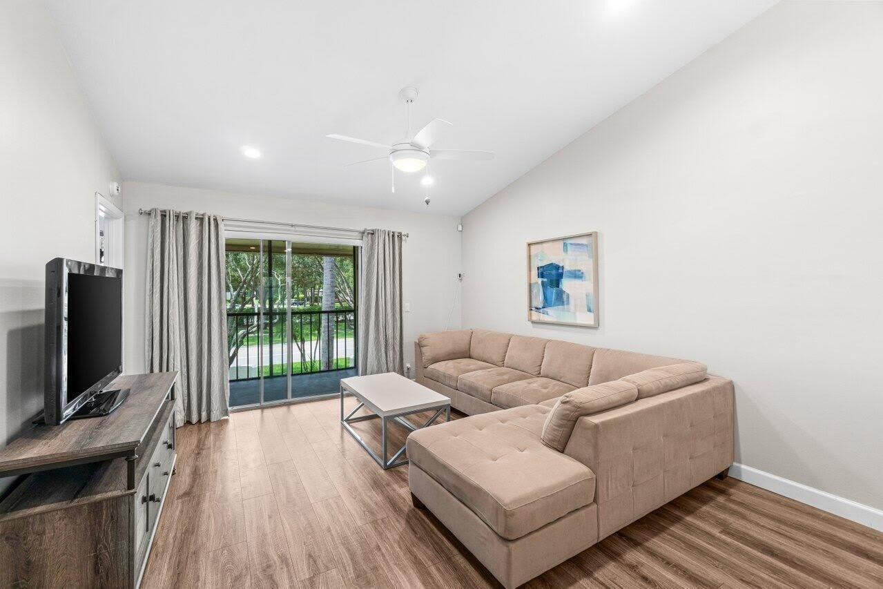 22148 Palms Way – photo 3