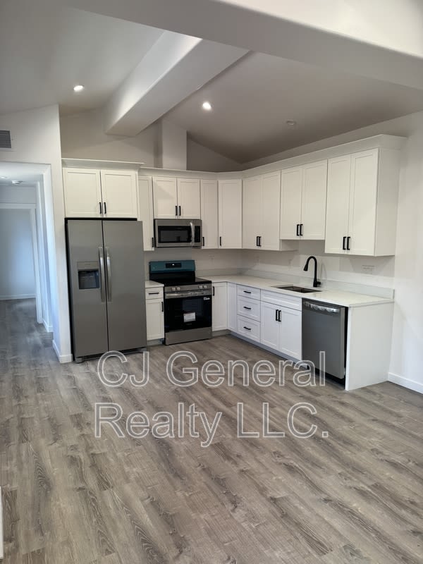 90 Beacon Court – photo 2