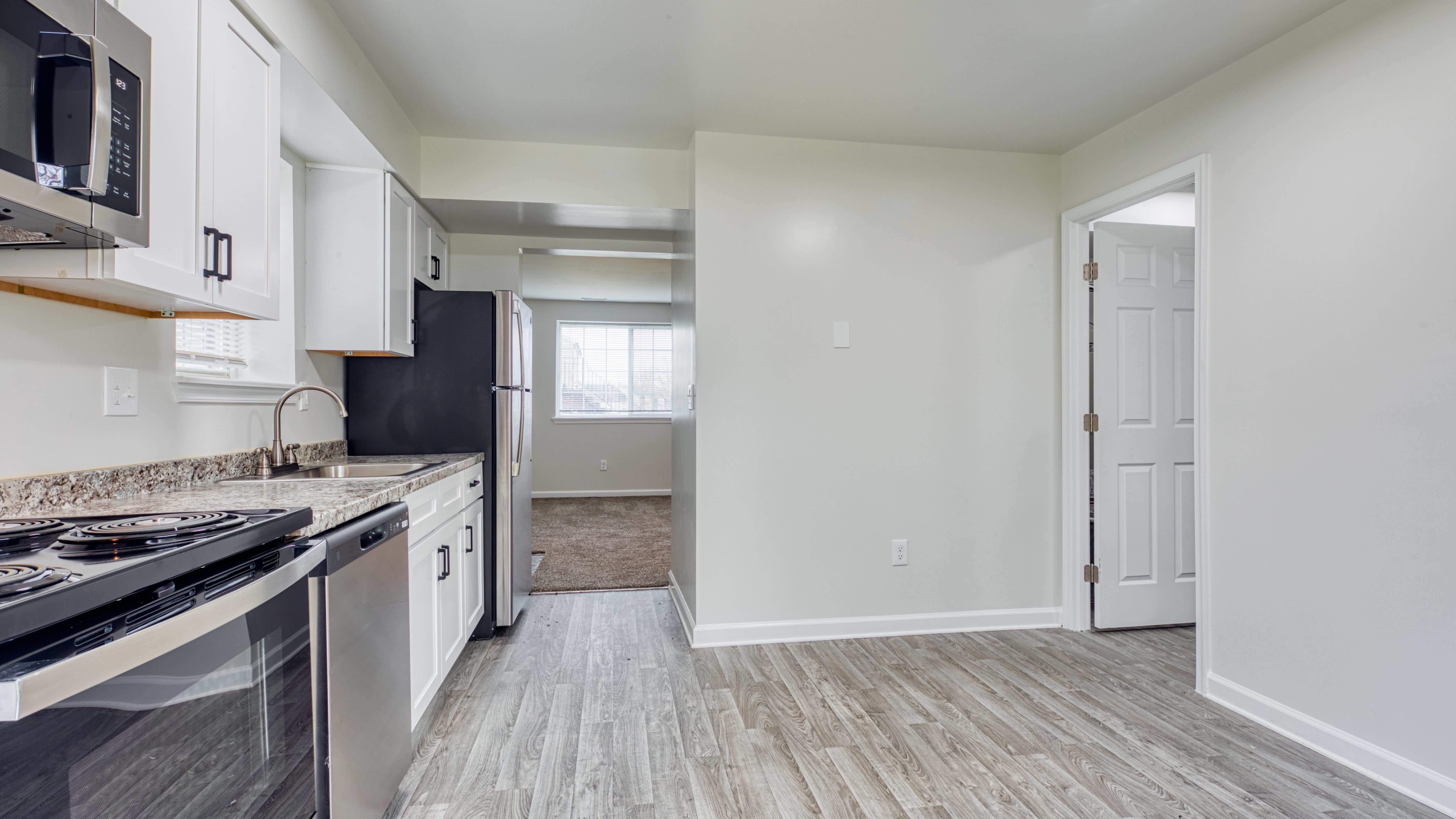 Burnam Woods Apartments – photo 2