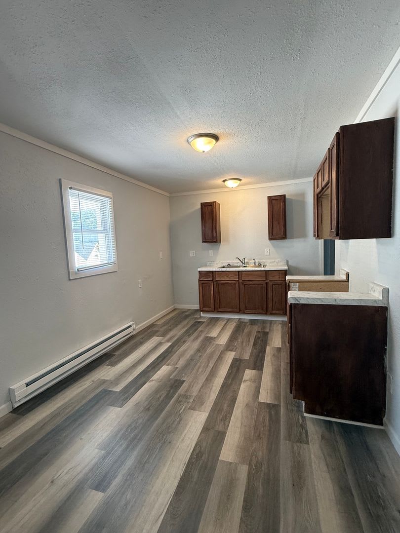 Cozy & Updated 1 Bedroom – photo 5