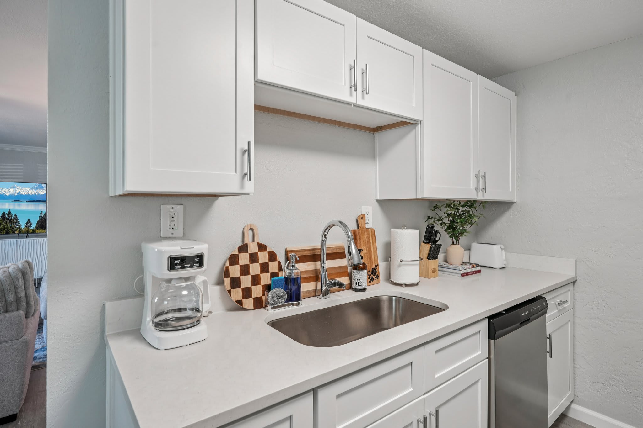 Riverwalk Apartments – photo 2