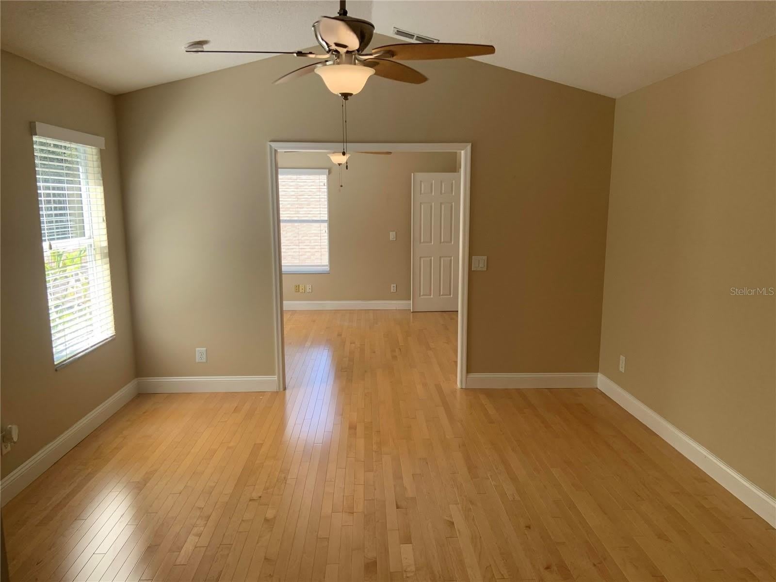 4527 RIVERTON Drive – photo 2
