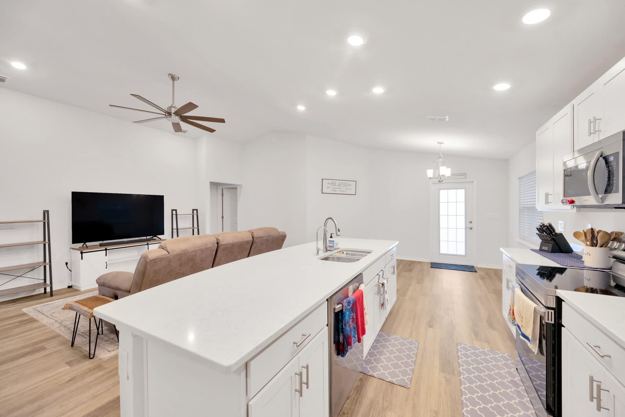 1072 Aruba Avenue – photo 4