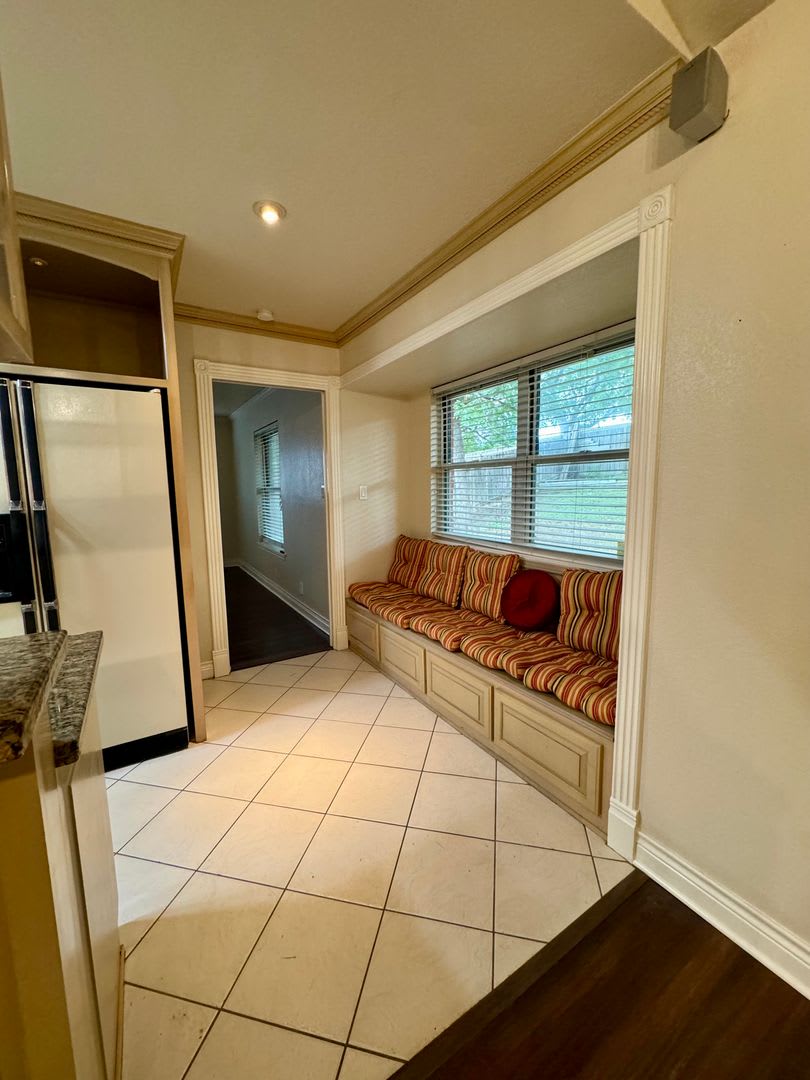 Welcome To This Charming 3 Bedroom 2 Bathroom Home Located In The Heart Of San Antonio Tx – photo 4