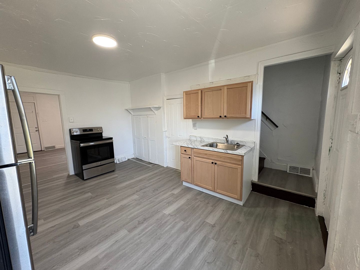 Newly Renovated Two-Bedroom, One Bathroom Row Home – photo 1