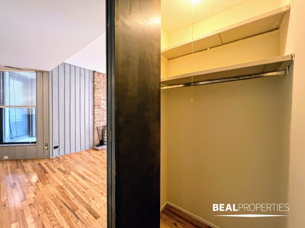 602 W Surf St – photo 3