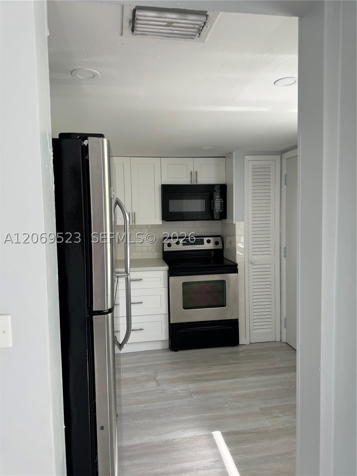 1398 NE 191st St – photo 3