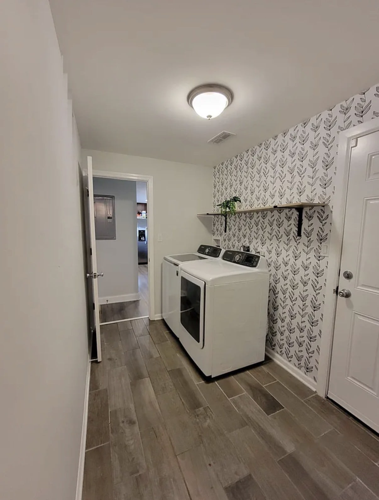 159 East Walnut Avenue – photo 5