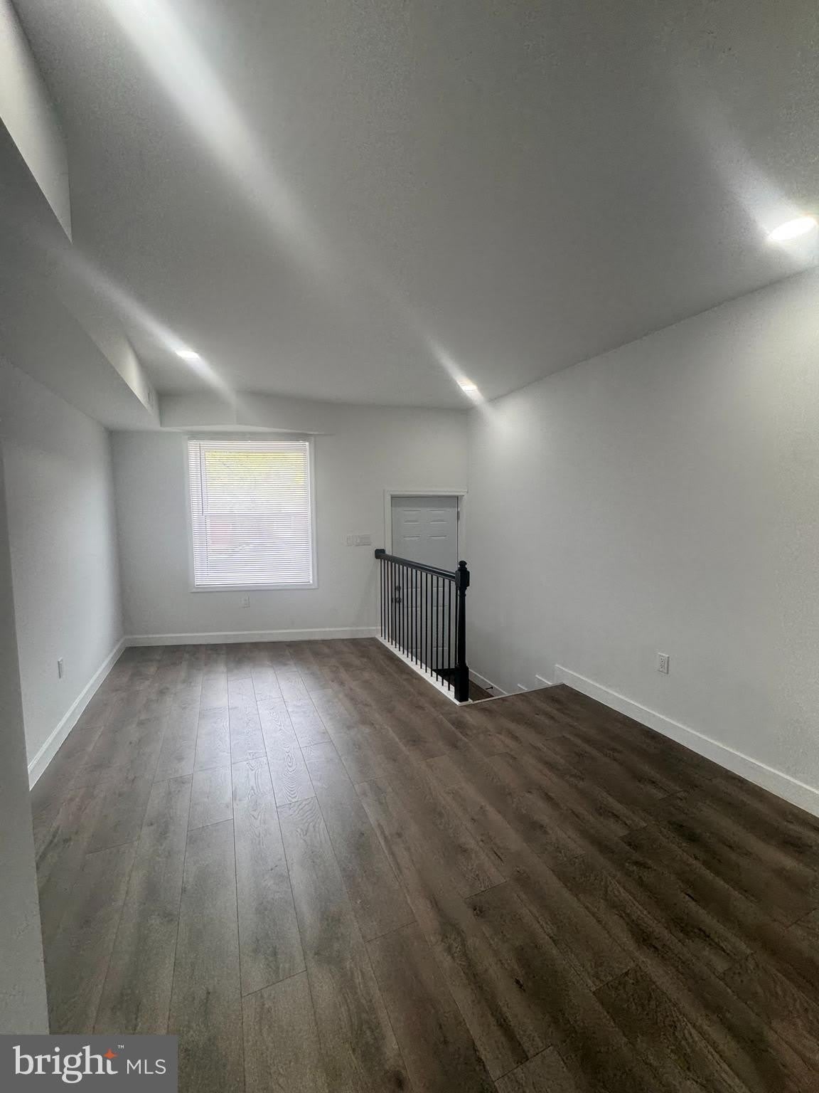 2606 W FAIRMOUNT Avenue – photo 2